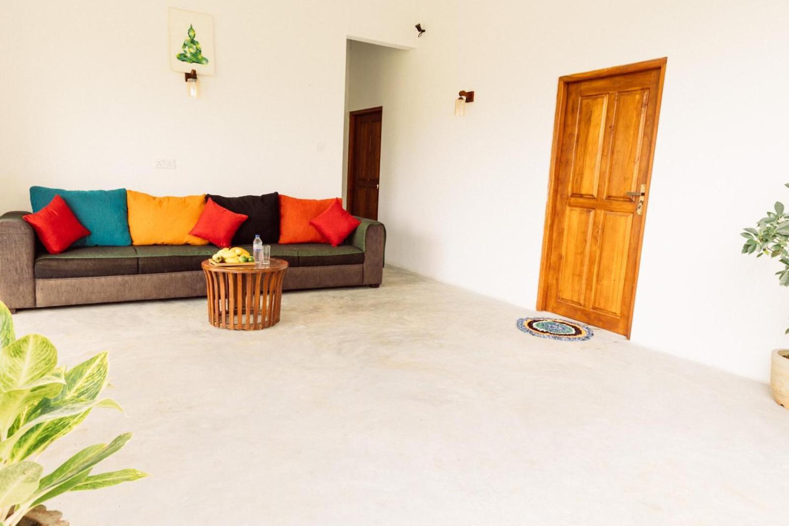 Hiriketiya Ladina Homestay Dikwella Exteriör bild