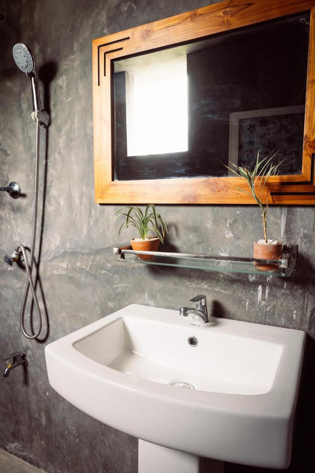 Hiriketiya Ladina Homestay Dikwella Exteriör bild